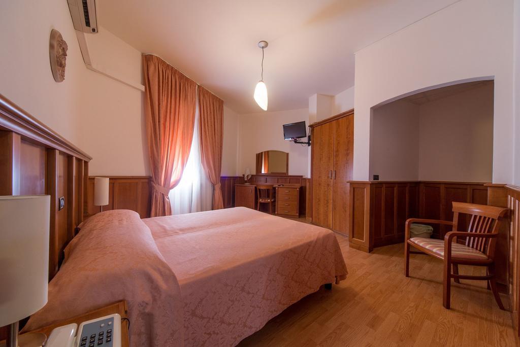 Hotel Del Camerlengo Fara San Martino Quarto foto